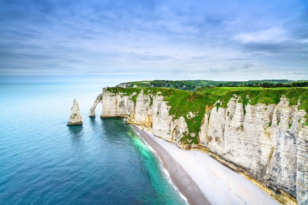 etretat aval cliff and rocks landmark and ocean 2021 08 26 22 33 08 utc